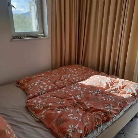 Beyaz Oscar Apartment
